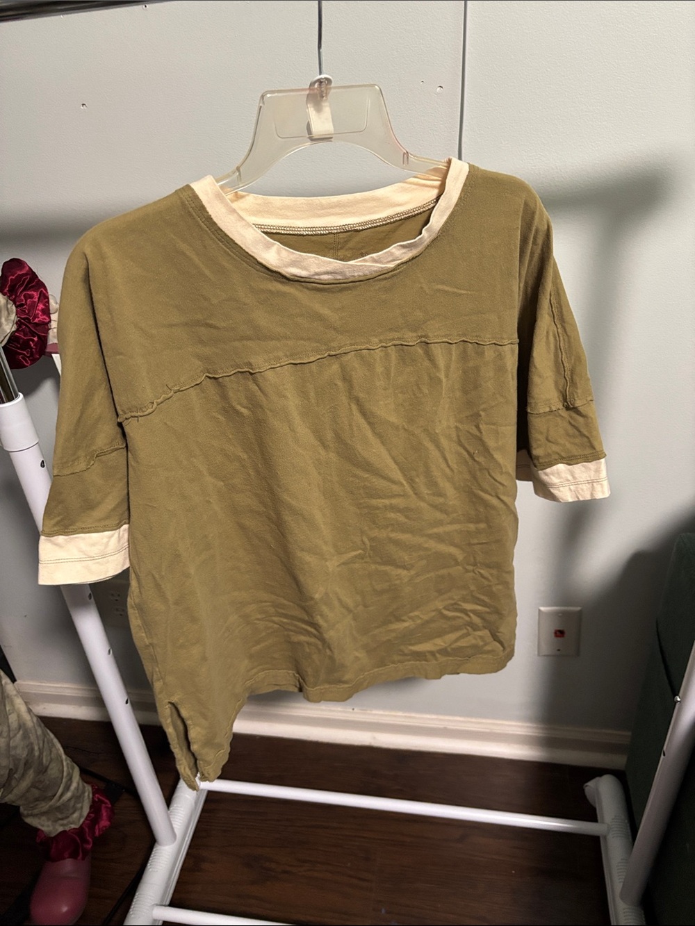 Olive Contrast-Trim Women's Short Sleeve Top
